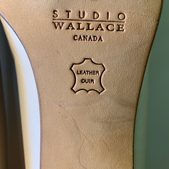 Host Pick!! Pristine BRAVO Browns 1/2” Iridescent Pearl Heels - Picture 6 of 9